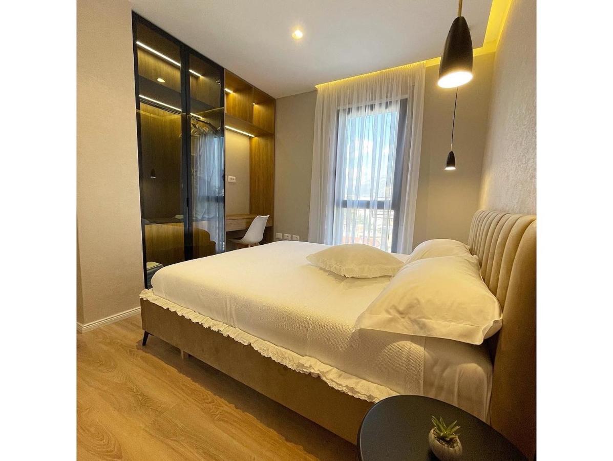 Green Terrace Apartment 5 Tirana Kültér fotó